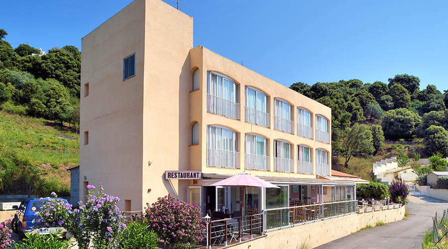 Hôtel Alata** - 1